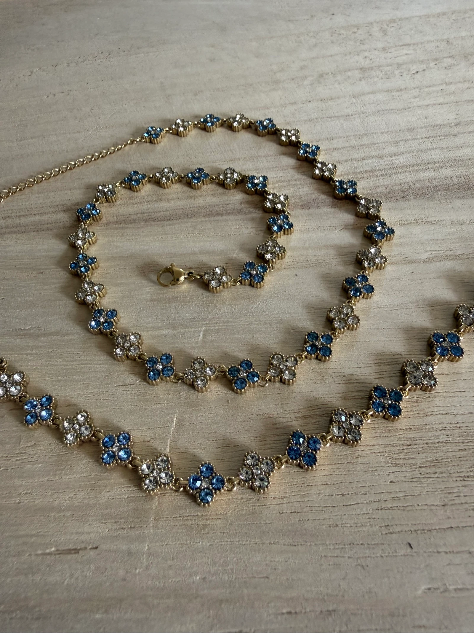 Collier et bracelet tendance trèfle 